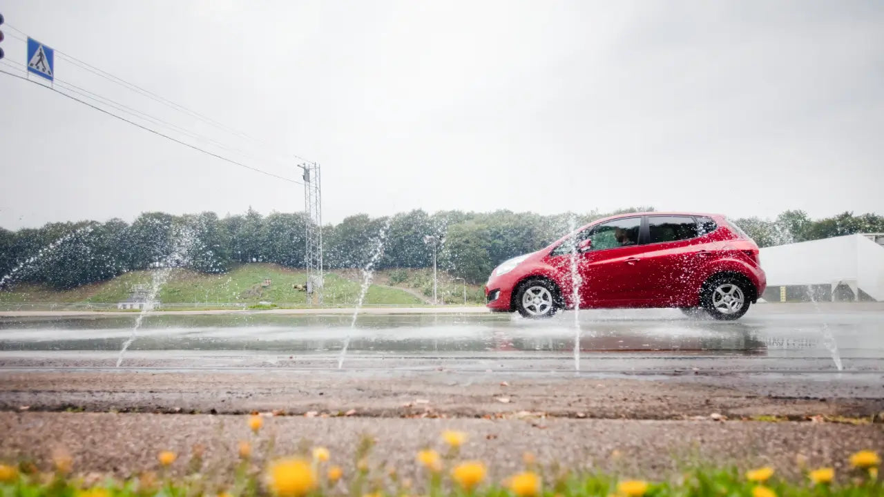 Hydroplaning 101: Causes, Risks and Prevention Tips